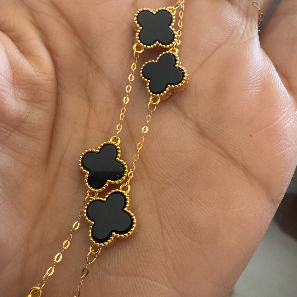 Elegant 18K Yellow Gold Black Clover Necklace – 14 Motifs | 17” Length | 5.6g
